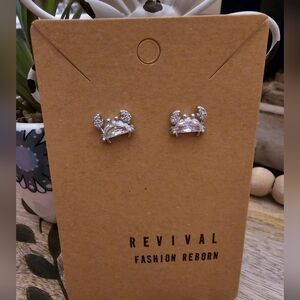Crab diamond earrings